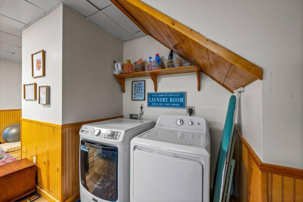 Log Cabin, Hot Tub, Fireplace, Pool Table & Views! Sevierville Exteriör bild