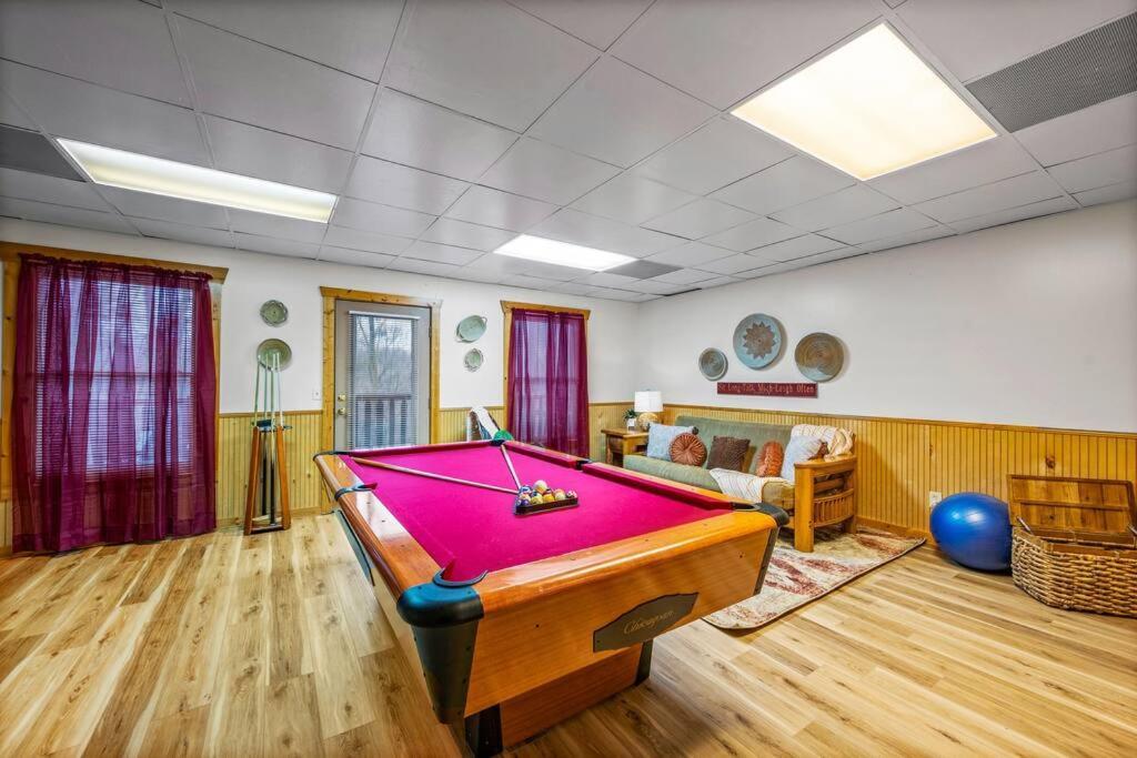 Log Cabin, Hot Tub, Fireplace, Pool Table & Views! Sevierville Exteriör bild
